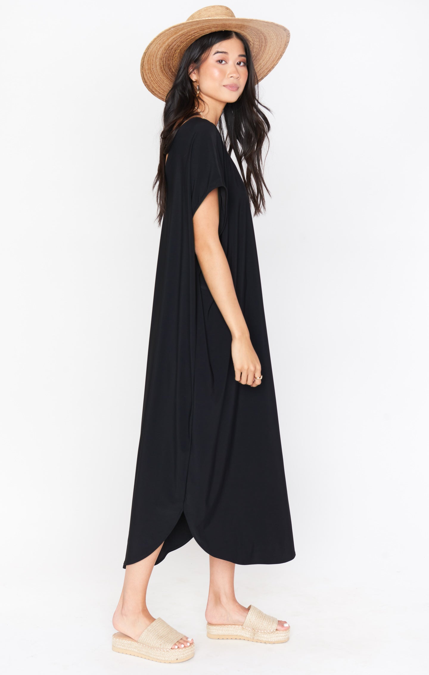 Worldly Caftan ~ Black